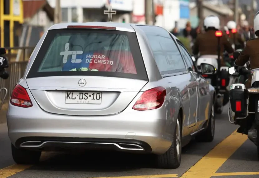 Trasladan cuerpo de Sebastián Piñera a Santiago de Chile; es recibido con honores