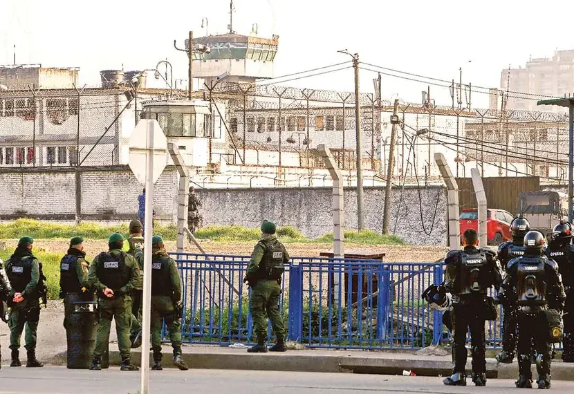 Declaran emergencia carcelaria en Colombia; un funcionario asesinado