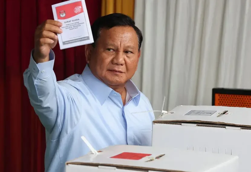 Prabowo Subianto, candidato oficialista en Indonesia, se declara ganador de la elección presidencial