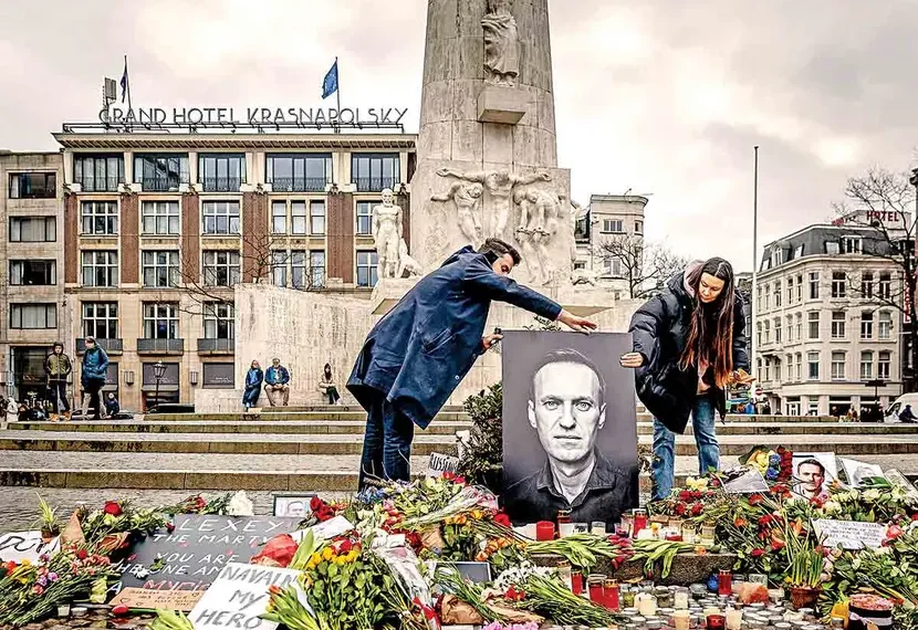 Acusan a Rusia de “borrar sus huellas” en muerte de Navalni; su madre quiere el cuerpo