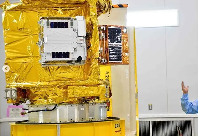 Japón lanzará un satélite hecho de madera para combatir la contaminación espacial