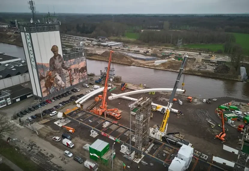Derrumbe de un puente en construcción deja dos muertos en Países Bajos