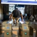 ¿Tarifazo de Milei? ‘Pos me salto’; argentinos se brincan los torniquetes del Metro y trenes