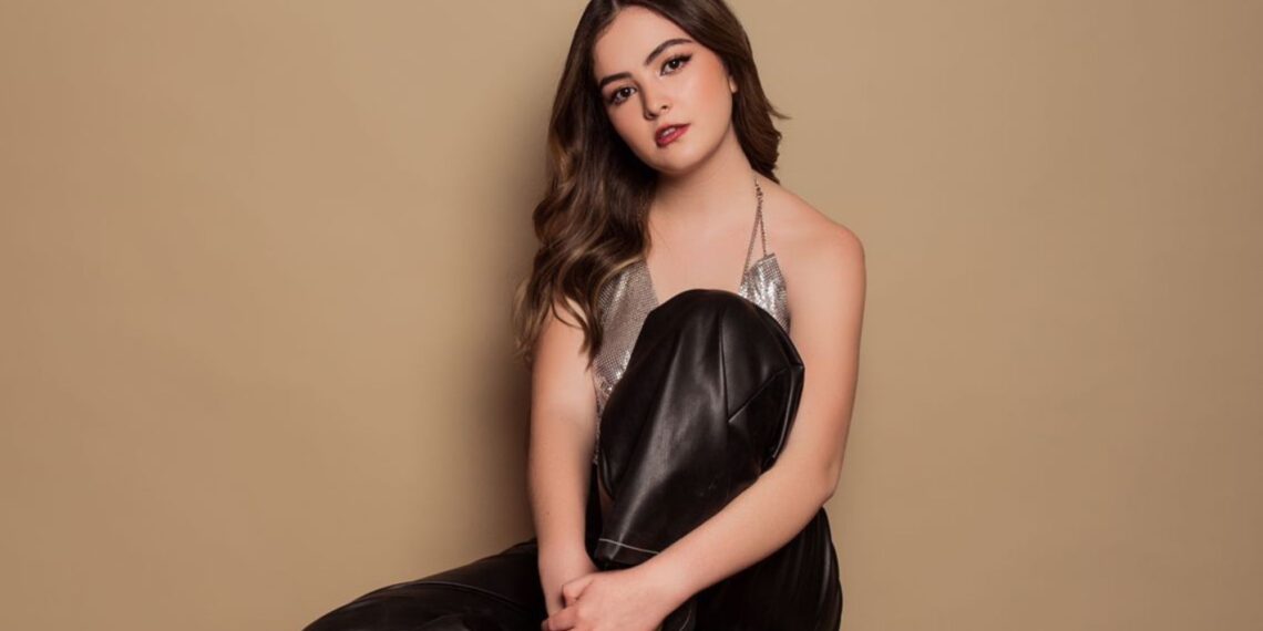 ANA PAOLA MARIN PRESENTA SU NUEVO SENCILLO «QUÉDATE» Y YA SUENA EN TODO MÉXICO