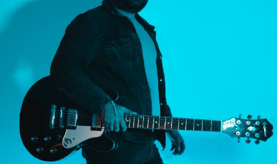 SERGIO ALMAGUER PRESENTA SU NUEVO DISCO, LUNA NUEVA