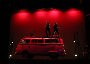 La Curandera presenta: Paso a Pasito. Dramaturgia testimonial con veteranos