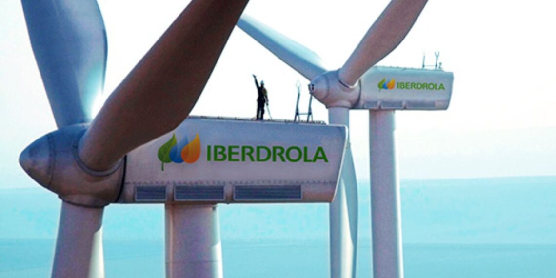 Iberdrola cierra venta millonaria de activos en México y se compromete a renovables