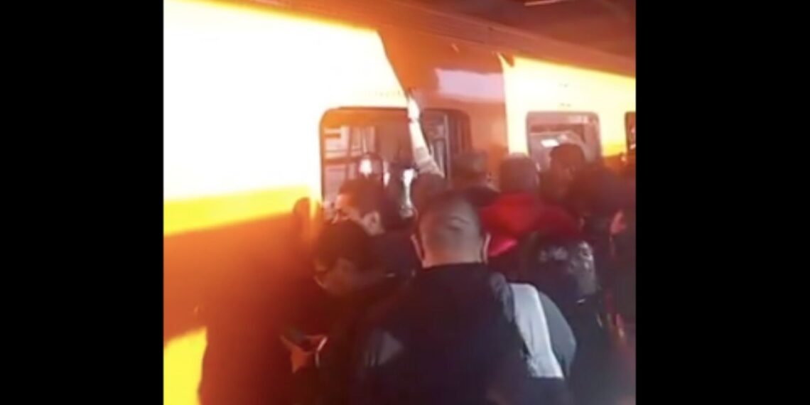 Caos en líneas 3 y 12 del Metro por fallas en trenes