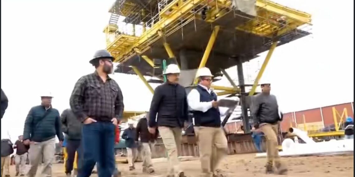 PEMEX impulsa la producción con nuevas plataformas marinas