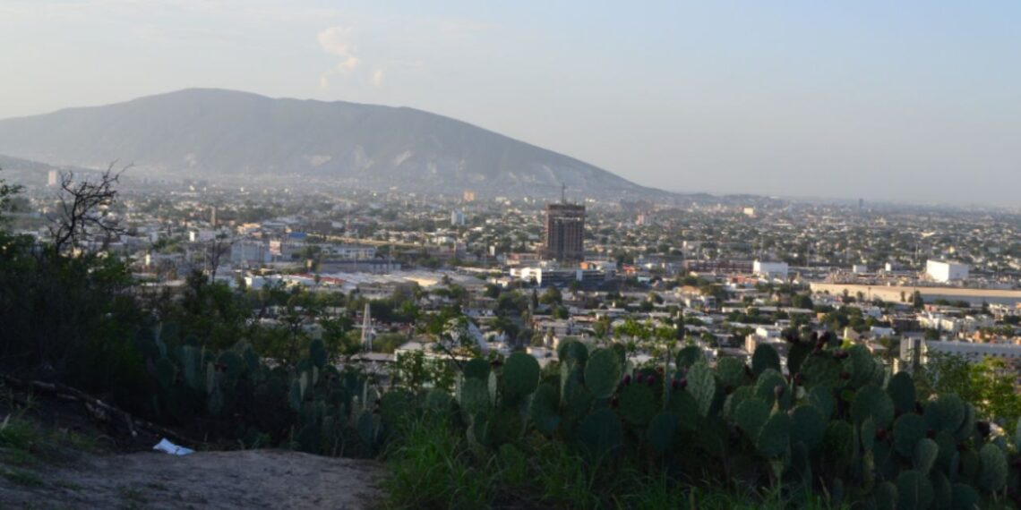 Rescatan a senderistas en el Cerro de Topo Chico en Nuevo León