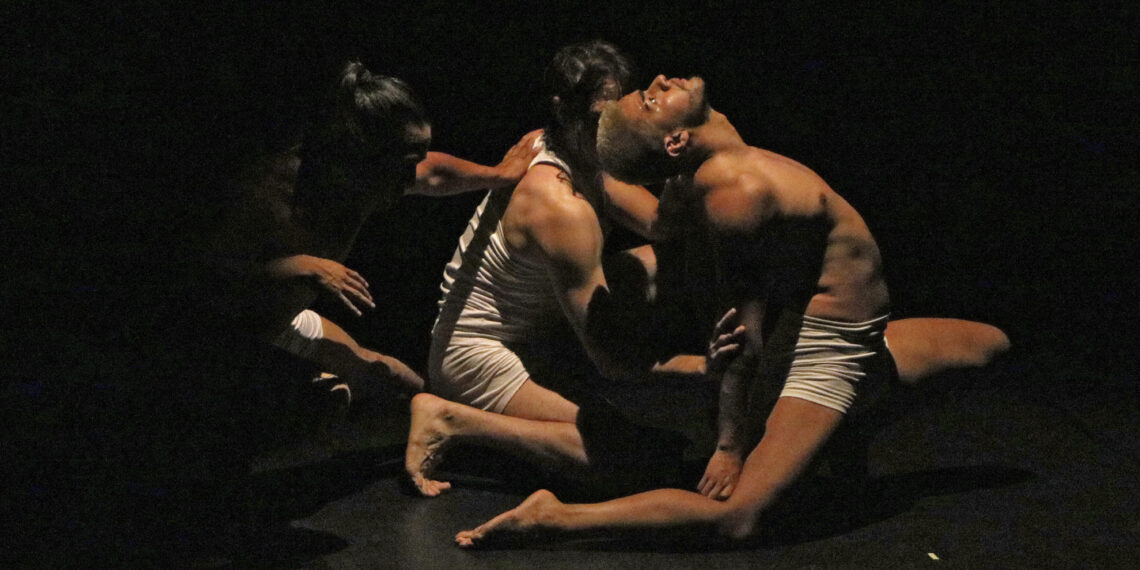 Tándem Cía de Danza presenta Rosa de hierro en el Teatro Casa de la Paz