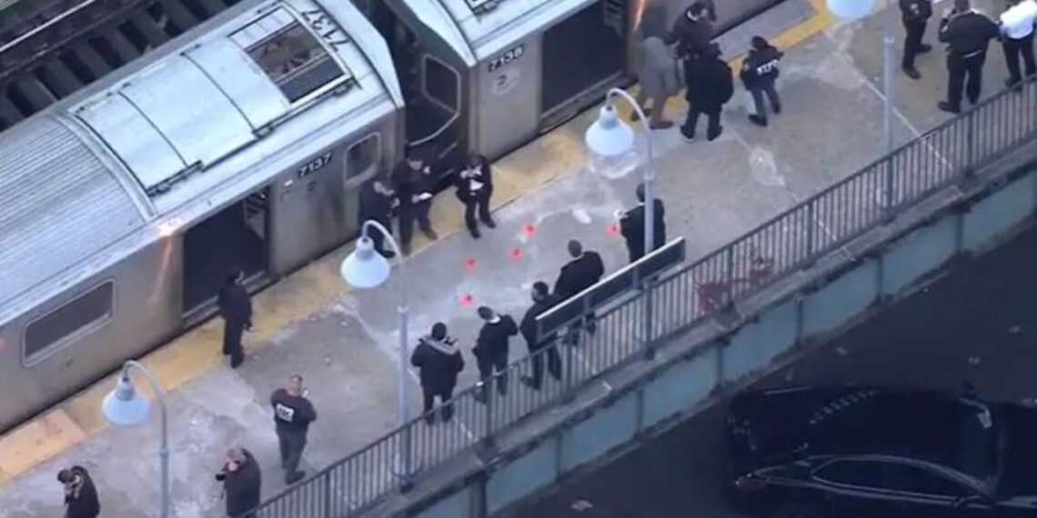 Confirman que el muerto en tiroteo en el metro de Nueva York, era mexicano