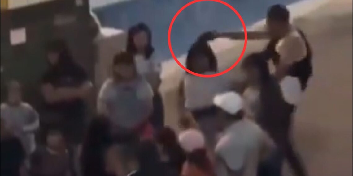 Hombre usa aparente arma para encañonar a mujeres y niños en Tepoztlán