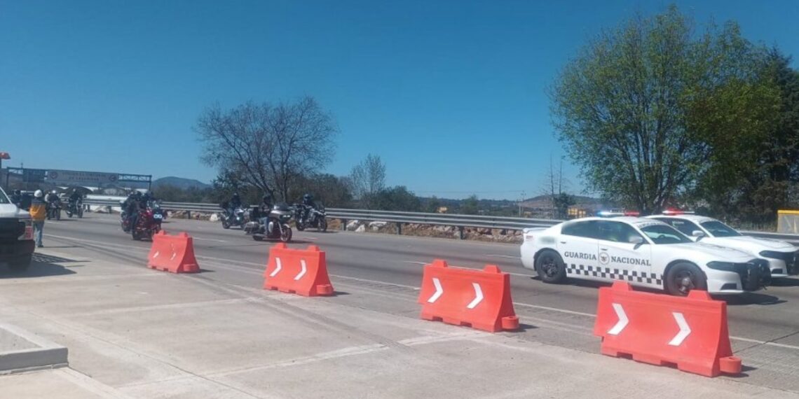 AMLO deja en manos del Ejército rehabilitación de carreteras