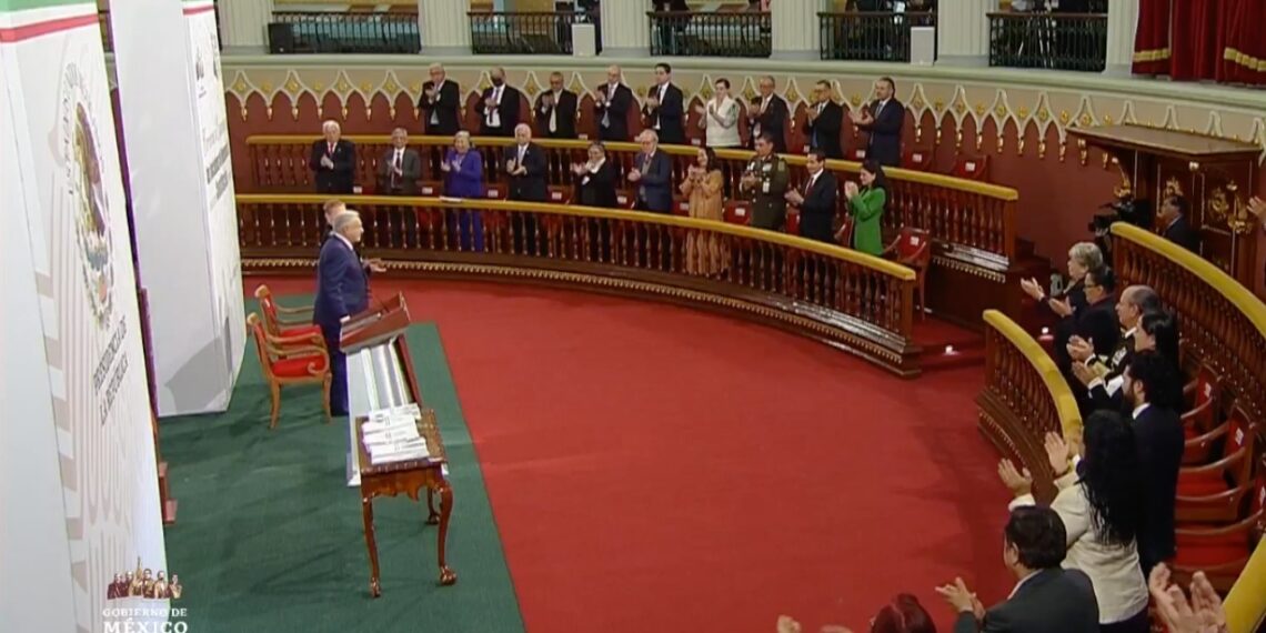 Acepta AMLO que 20 propuestas de reformas son por elecciones