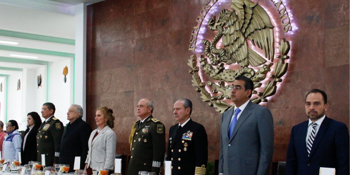 Ejército, fundamental para el desarrollo del país, afirma AMLO; rechaza militarización