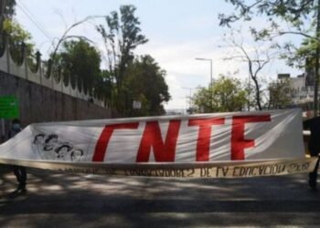 CNTE inicia paro de labores en Michoacan y Oaxaca