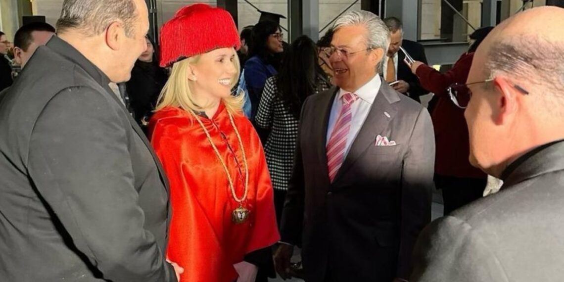 La Alcaldesa de Huixquilucan y el empresario Carlos Quintero Peralta celebran encuentro