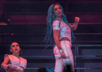 Caen ocho posibles ladrones de celulares a asistentes del concierto de Karol G