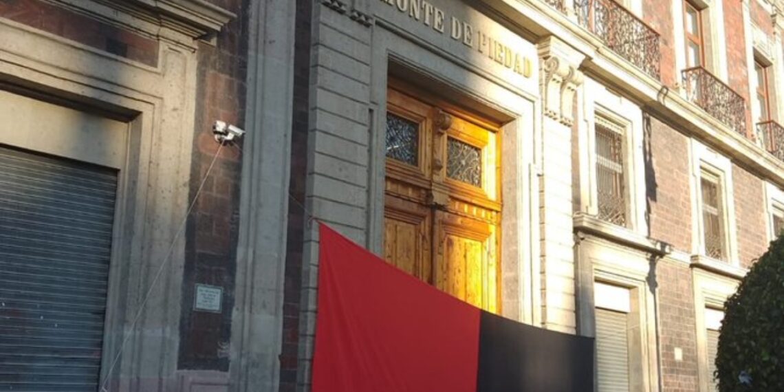 Estalla huelga en el Monte de Piedad; sindicato culpa a la empresa