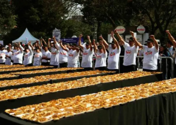 CDMX logra récord Guinness al servir más de 8 mil tacos en una hora