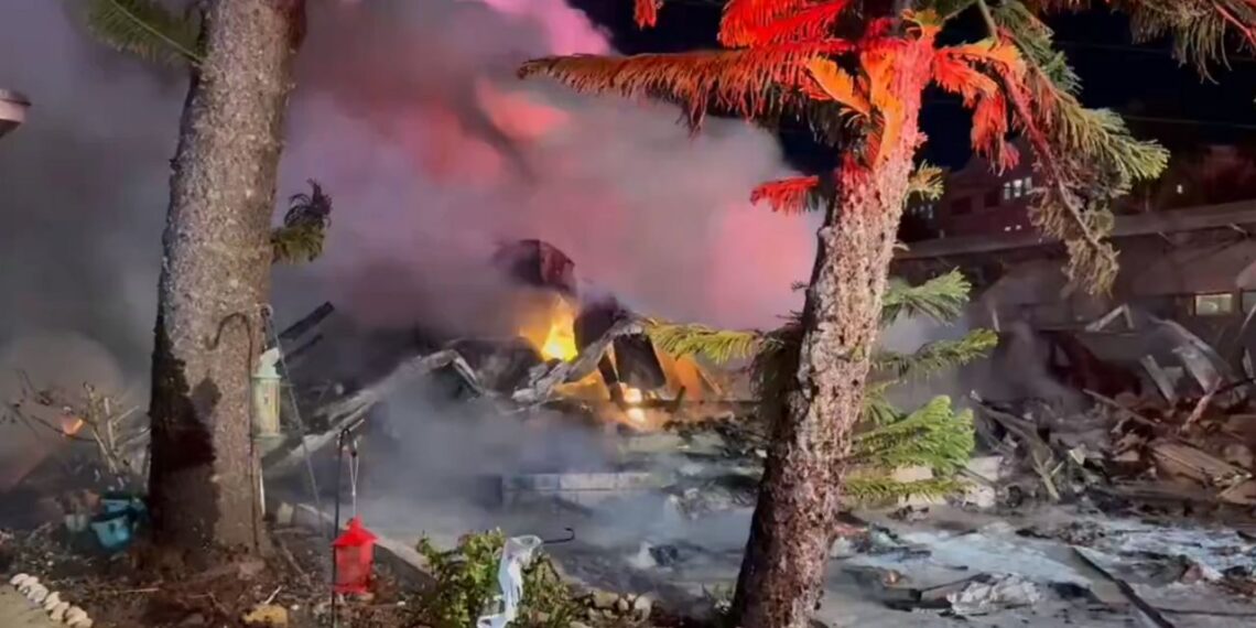 Tres fallecidos al estrellarse una avioneta contra casas rodantes en Florida