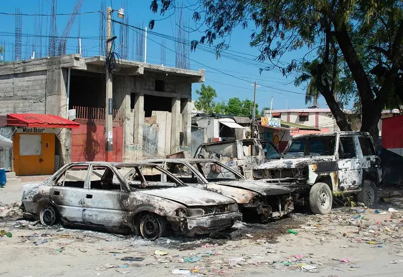 La UE evacuó a todo su personal de Haití, afirma vocero de la Comisión Europea