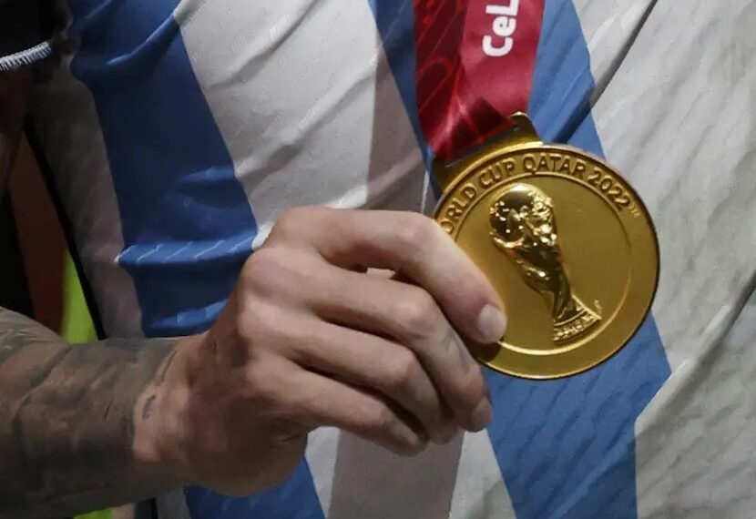 Roban medalla de campeón mundial a un futbolista de Argentina