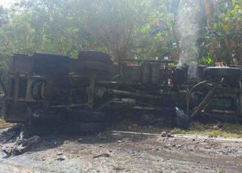 Suman 17 muertos tras choque de camioneta con camión en Filipinas