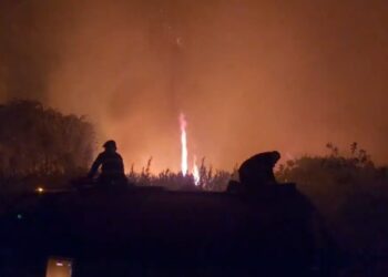 CCH Azcapotzalco suspende clases ante incendio en Vaso Regulador El Cristo