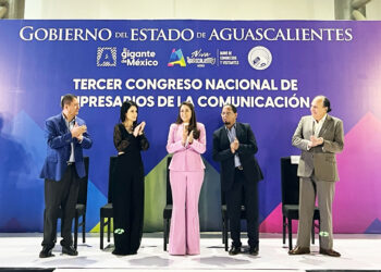 Gobernadora Tere Jiménez inaugura el Tercer Congreso de la Coneme: "Los medios de comunicación son el arma más poderosa contra la tiranía"