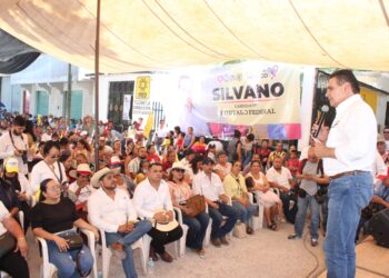 Silvano gestionará apoyos para el crecimiento de Tuzantla como Diputado Federal