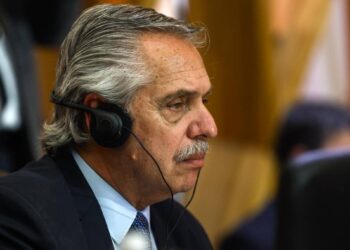 Imputan a expresidente de Argentina, Alberto Fernández, por malversación de fondos