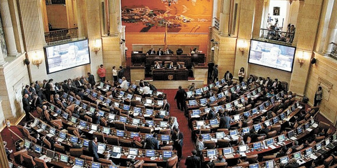 Cámara baja de EU aprueba presupuesto del gobierno y evita el ‘shutdown’; va al Senado