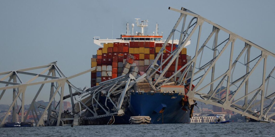 Descartan ‘ataque terrorista’ en choque de buque contra puente en Baltimore; hay 7 desaparecidos