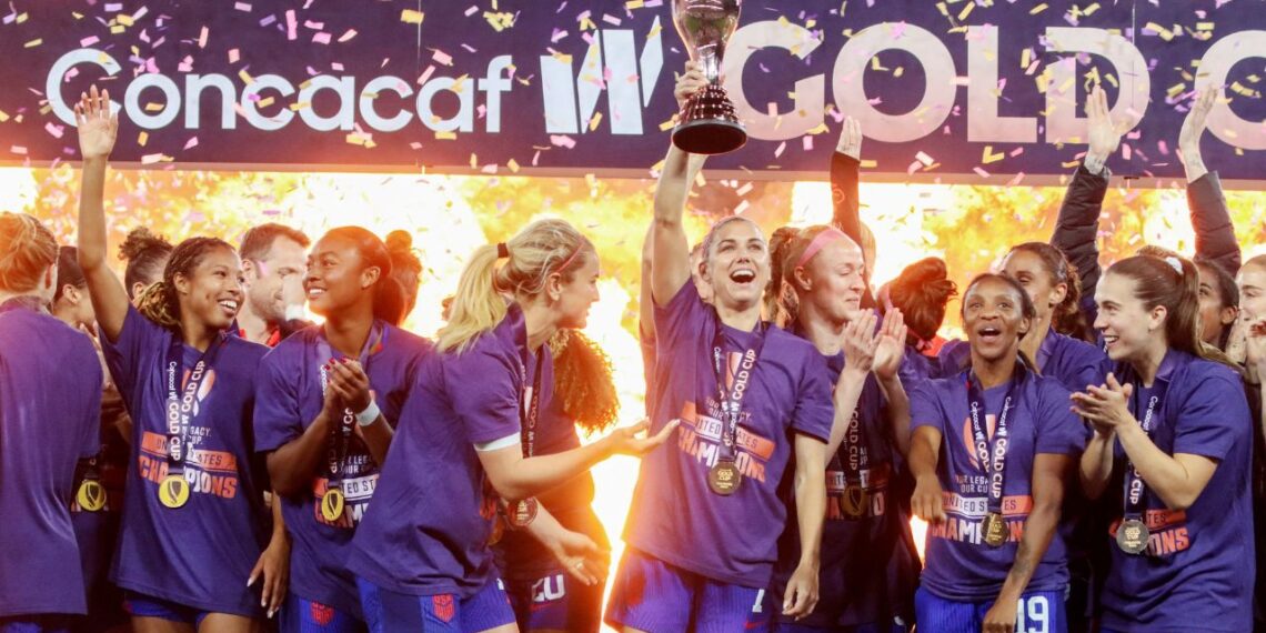 EUA vence a Brasil y conquista la primera Copa Oro del futbol femenino