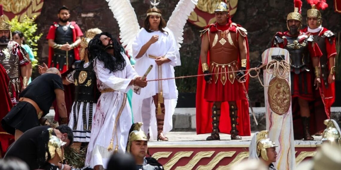 Pasión de Cristo en Iztapalapa: Atienden laceraciones en pies y casos de insolación