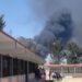 Bomberos atienden fuerte incendio en predio de Teoloyucan