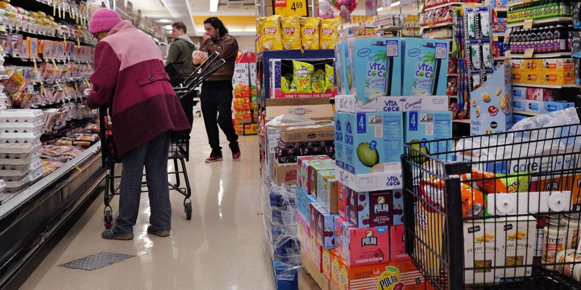 La inflación de EUA sube en febrero a 3.2% interanual