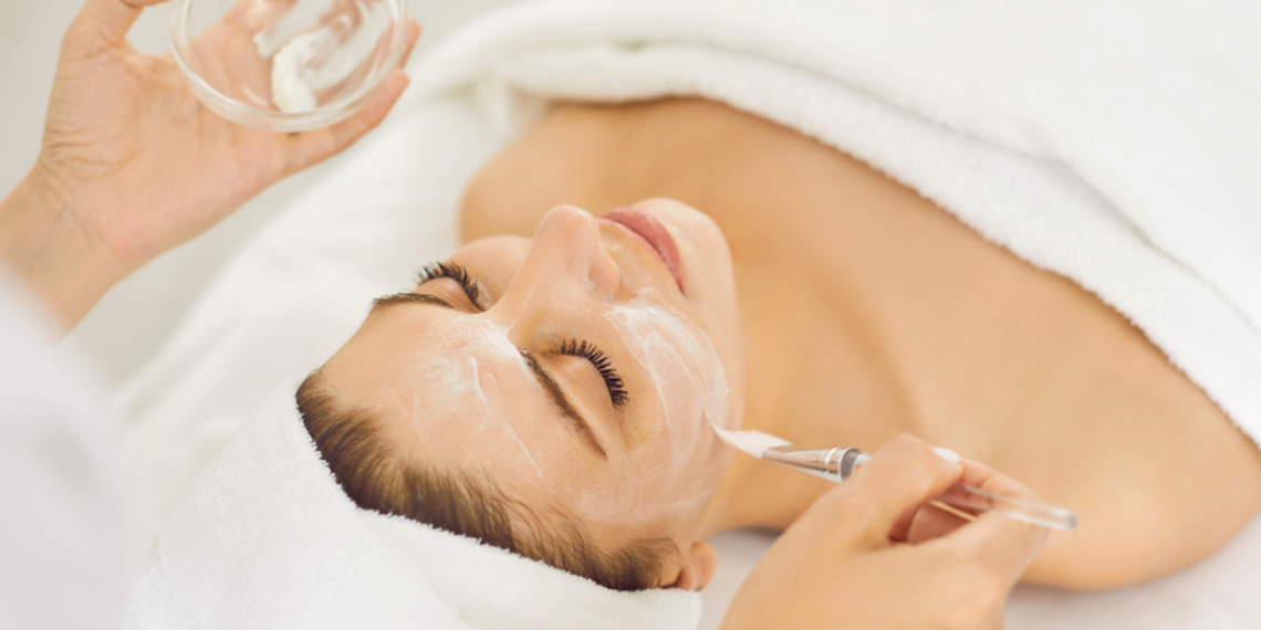 Luce piel perfecta y rostro perfilado el día de tu boda