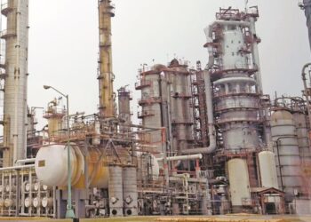 Gobierno de Samuel García clausura refinería de Cadereyta