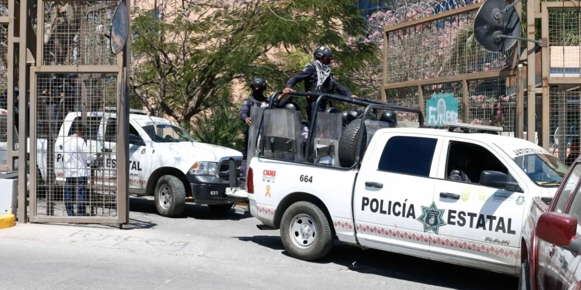 Dan prisión preventiva a 2 policías por muerte de normalista de Ayotzinapa