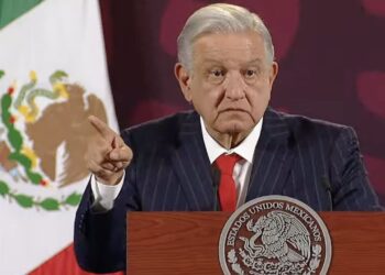 “Que piense en su familia”: AMLO insta a policía implicado en muerte de normalista entregarse