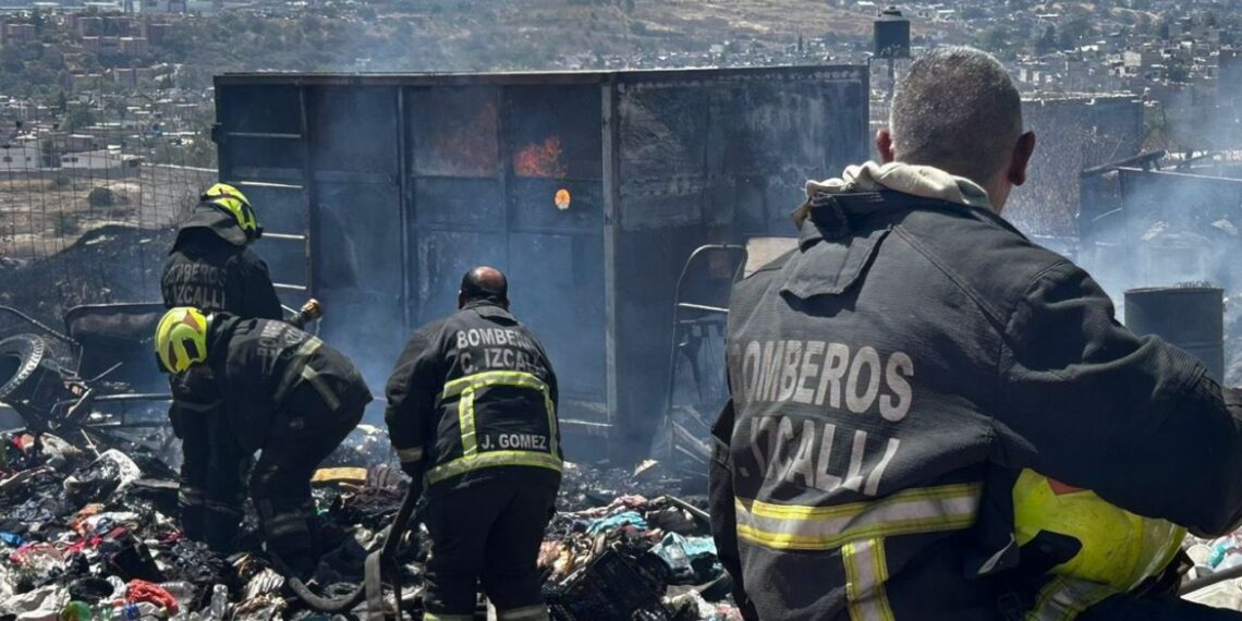Se incendia recicladora en Cuautitlán Izcalli