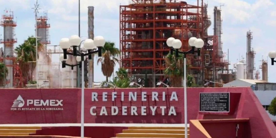 Emisiones de refinería de Cadereyta, por debajo de la norma: López Obrador
