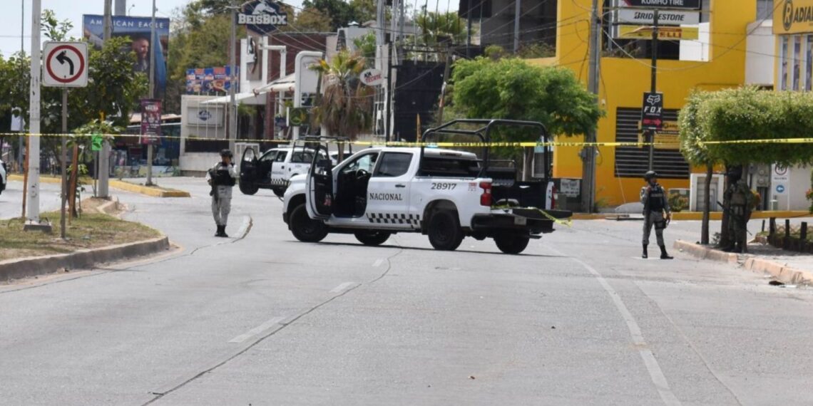 Secuestro masivo en Sinaloa es por confrontación entre bandas, asegura López Obrador