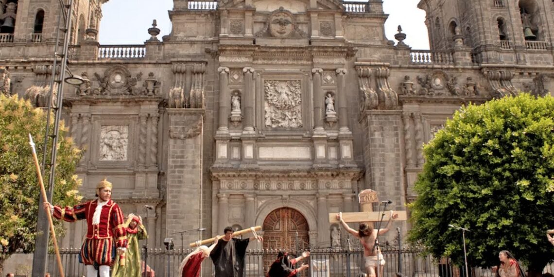 Así se vivió la Pasión de Cristo y Viacrucis en el Zócalo de la CDMX