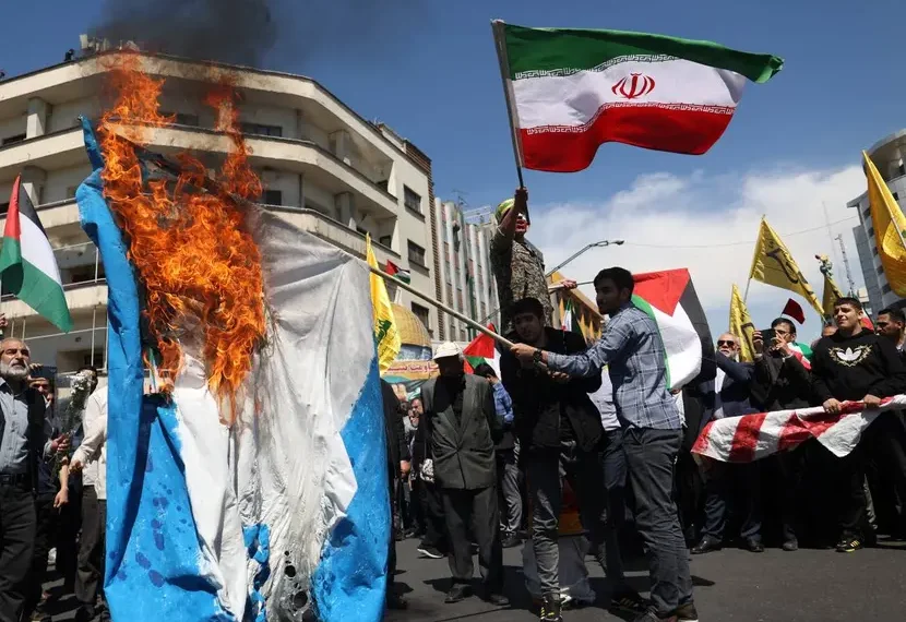 «¡Muerte a Israel y EU!»: Miles en Irán homenajean a militares muertos en ataque israelí en Siria