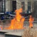 Murió el hombre que se prendió fuego frente al tribunal donde se juzga a Trump