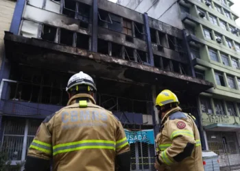 Incendio de albergue para personas sin hogar en Brasil deja 10 muertos
